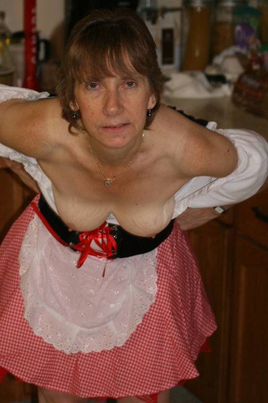 Skinny Canadi@n Gmilf Lind@ W. exposed by hubby #DIzIo7Gg