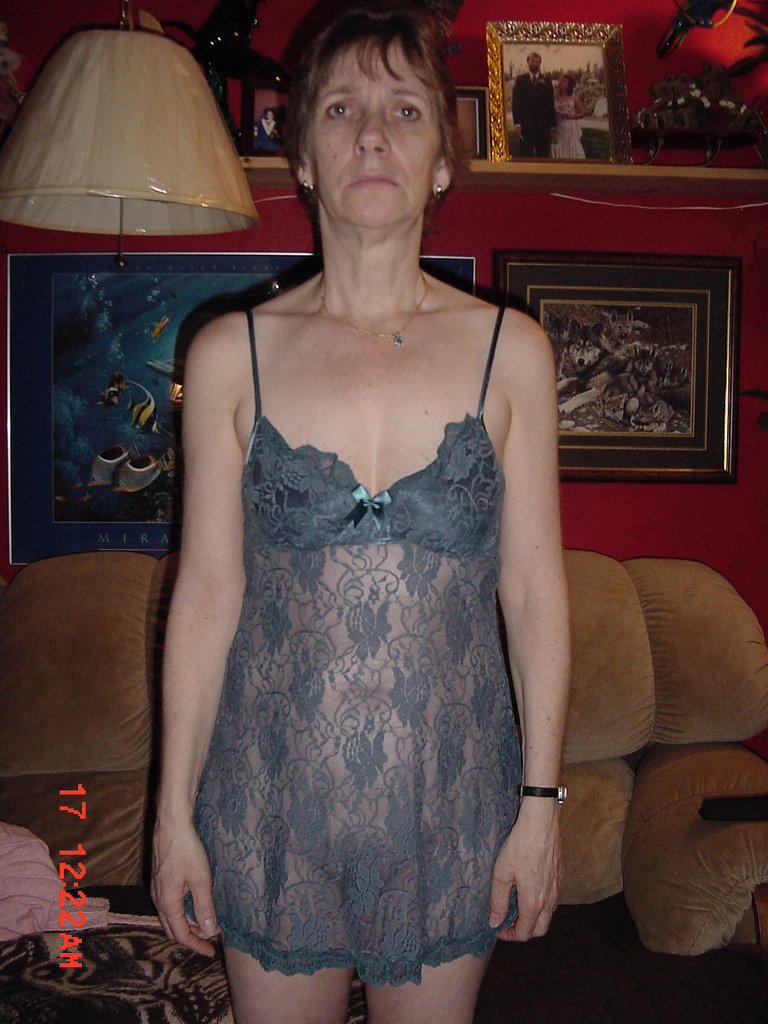 Skinny Canadi@n Gmilf Lind@ W. exposed by hubby #lK7mUEht