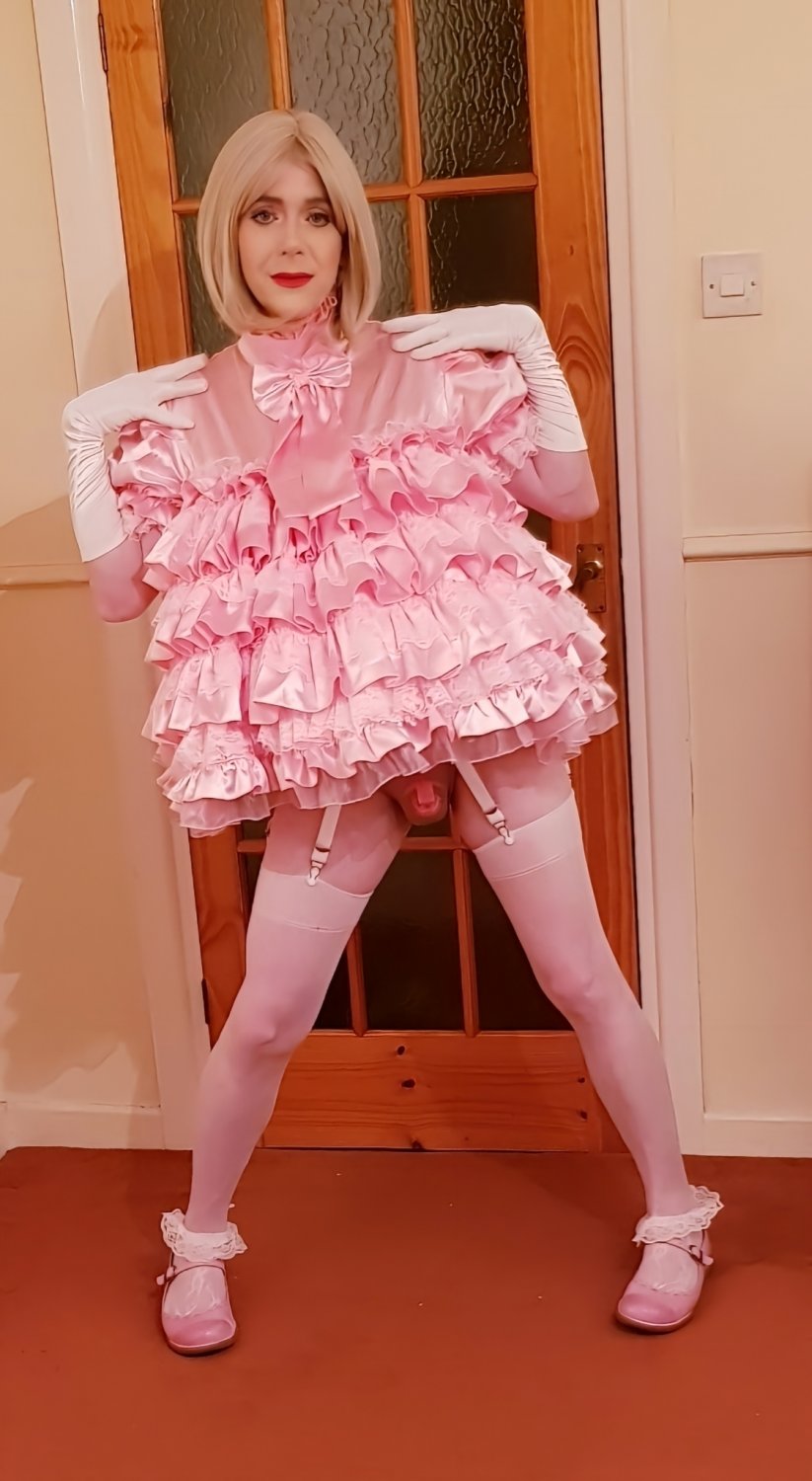 Mincing sissy #4u85ml2n