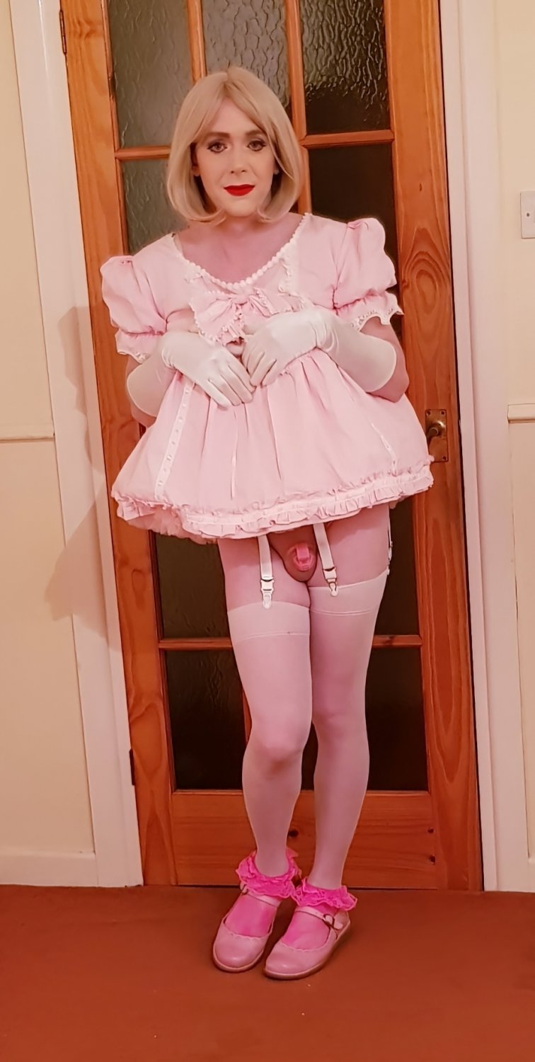 Mincing sissy #KICxY8cp