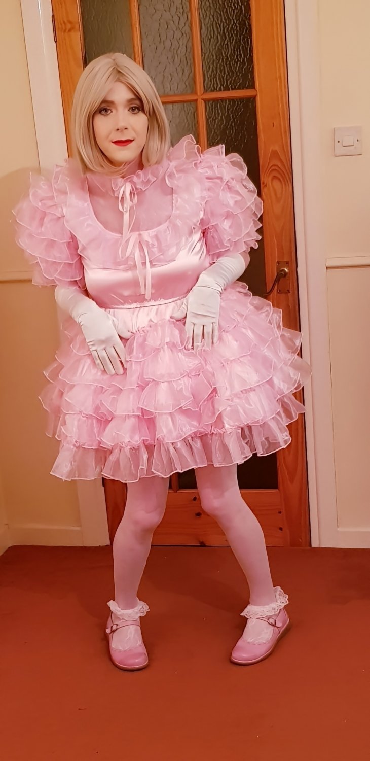 Mincing sissy #YmmpQgyc