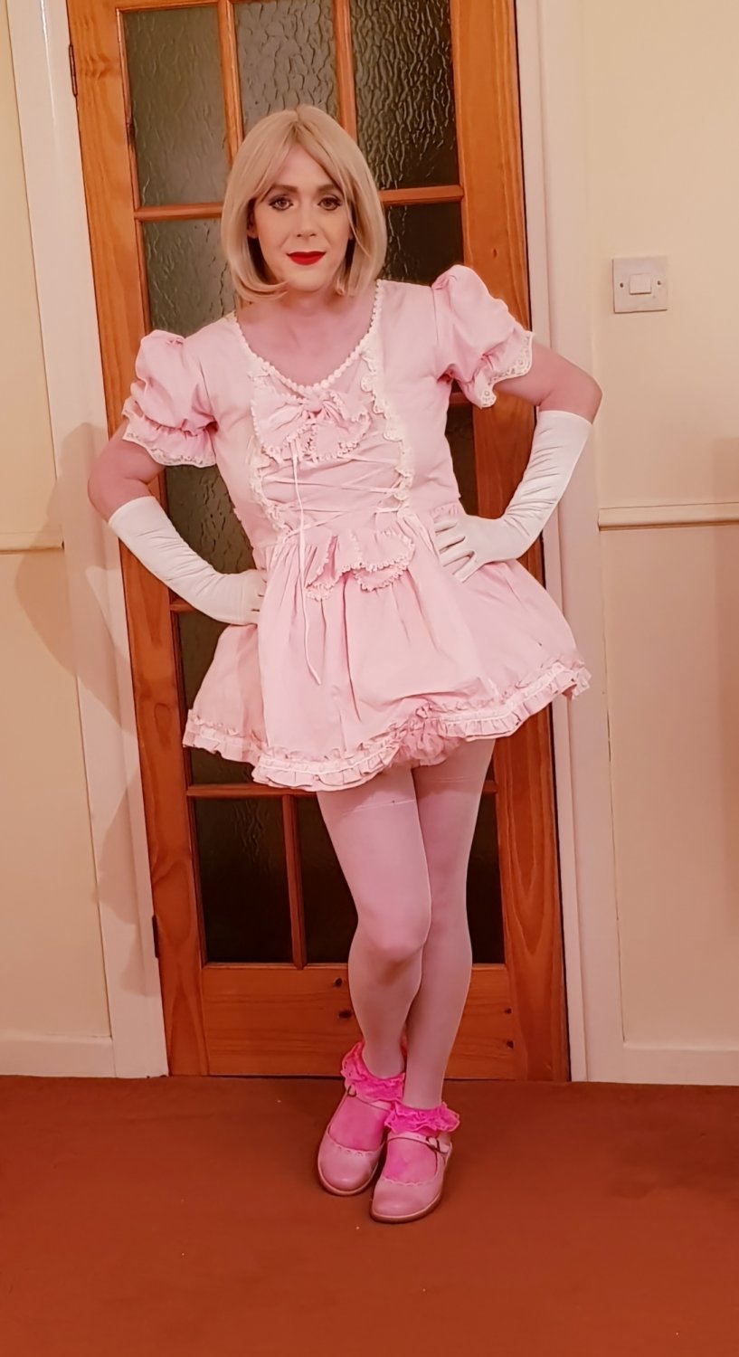 Mincing sissy #ugib1nxP