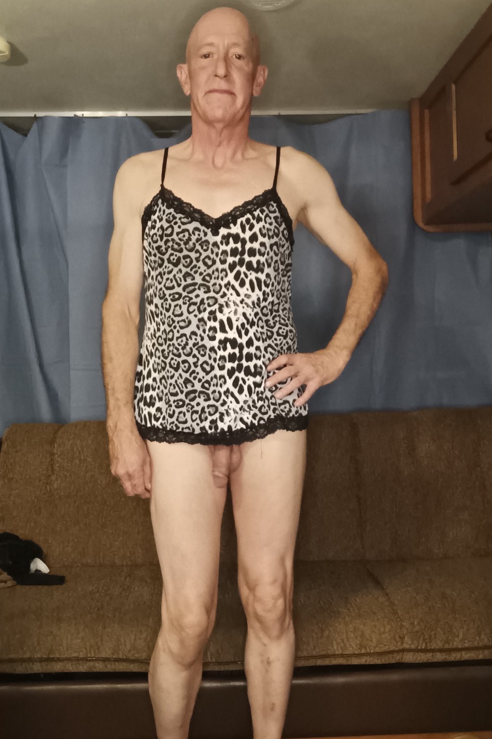 Faggot Andrew Brown Modelling Sleepwear #NKf18aQO