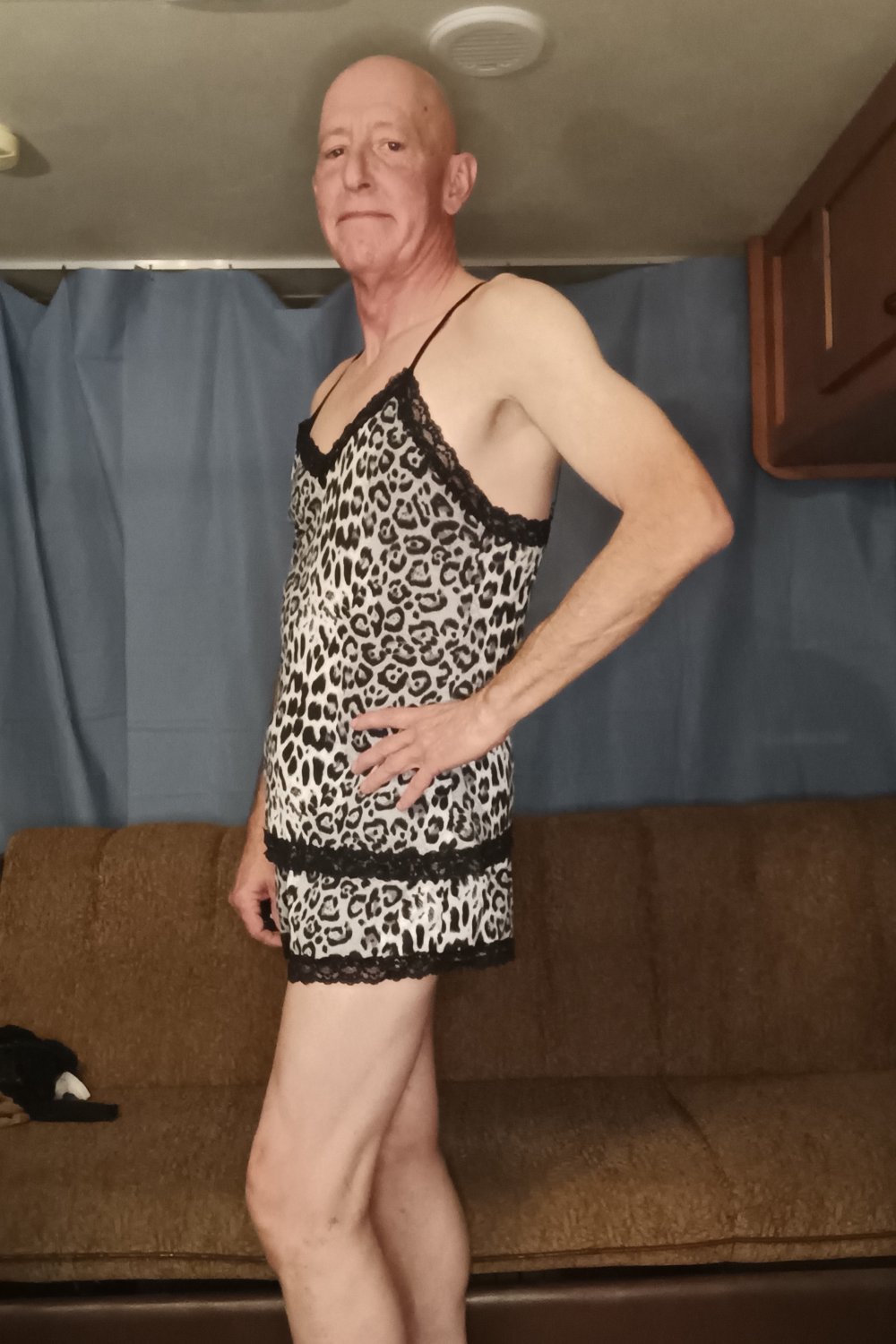 Faggot Andrew Brown Modelling Sleepwear #VNGrCeHq