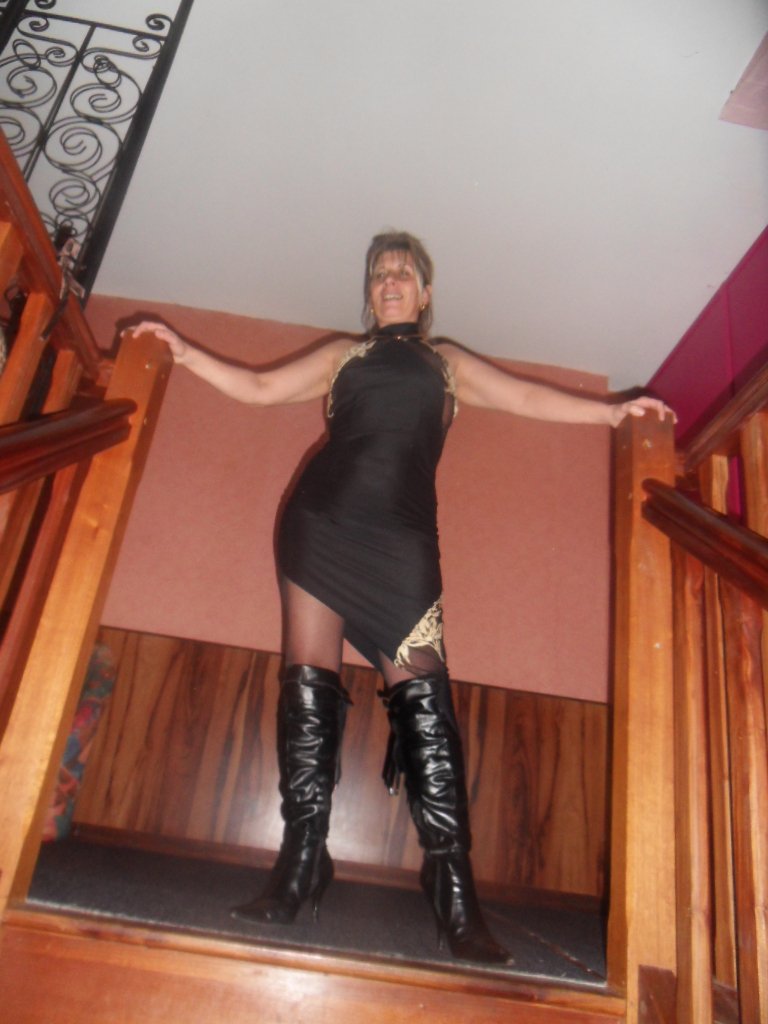 Lisa at the club empire des sens #Pxvm1HAv
