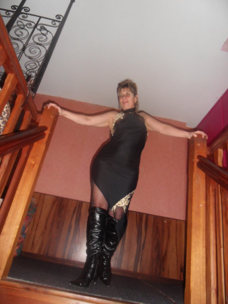Lisa at the club empire des sens #bQOggqyQ