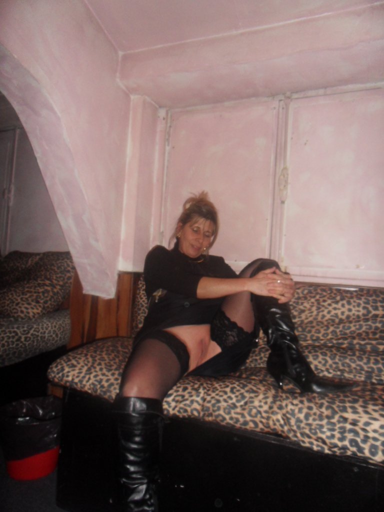 Lisa at the club empire des sens #dVaoFGP1