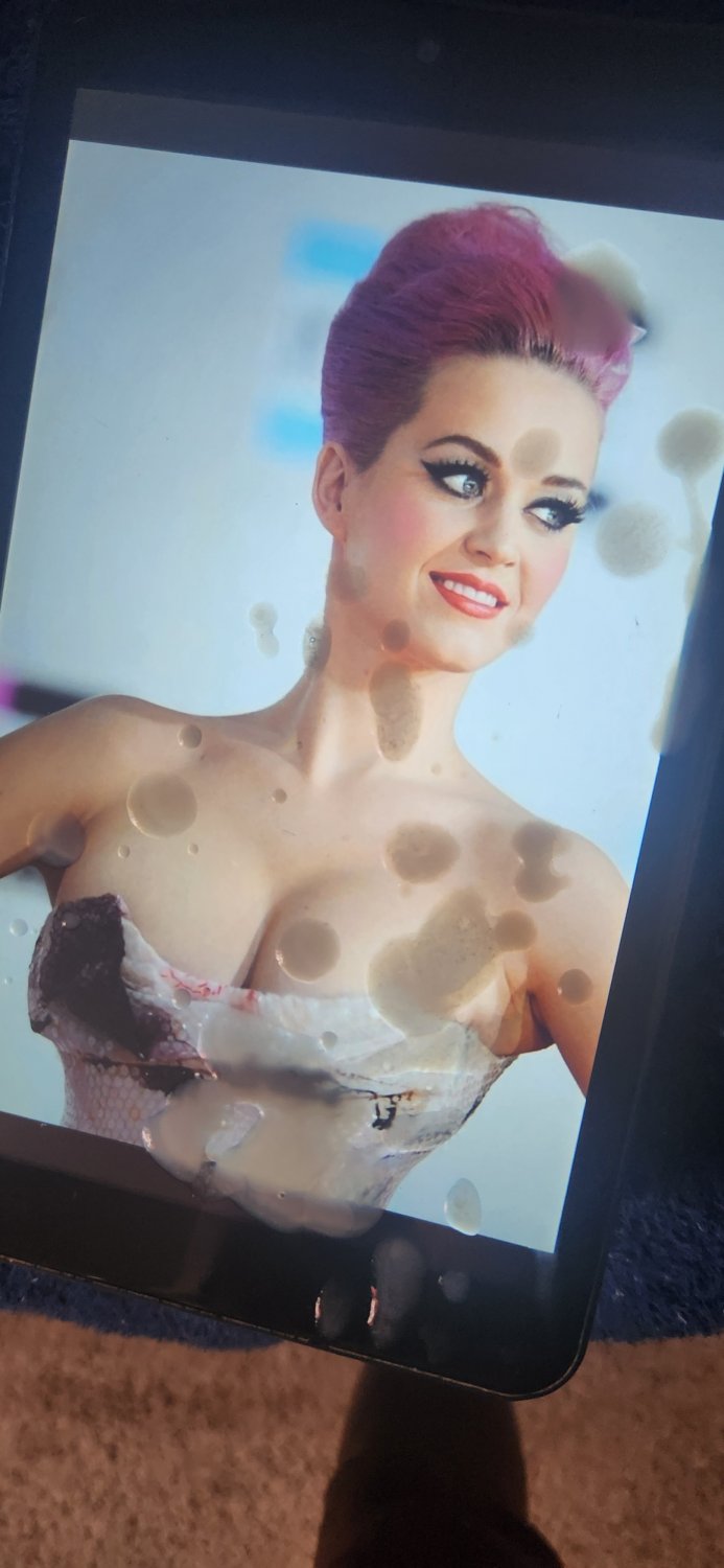 Katy Perry Cum Tribute 2. Look at those huge tits! #FsaqRT8K