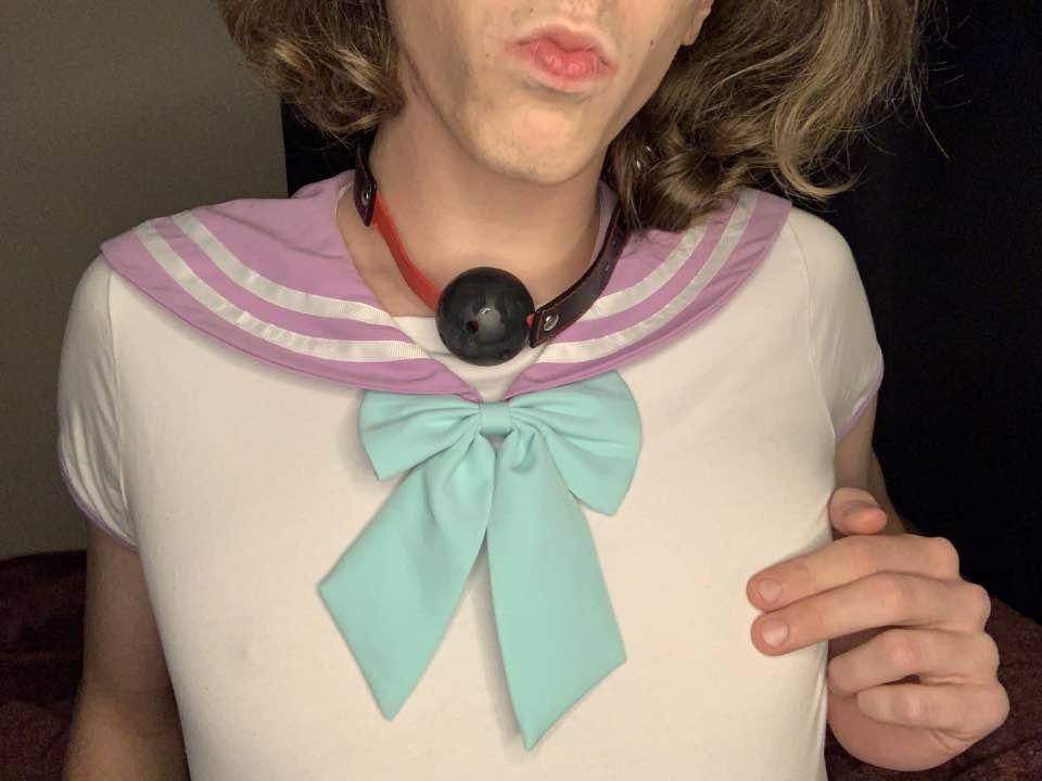 Sissy Ana tried to purge, but missed the attention & Exposure - kik: shibunii - #Y8a8IE7e