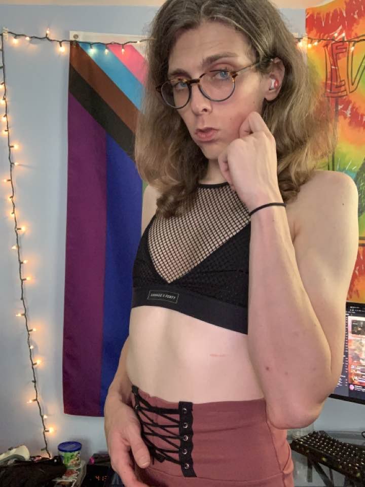 Sissy Ana tried to purge, but missed the attention & Exposure - kik: shibunii - #tcLQ4X2O