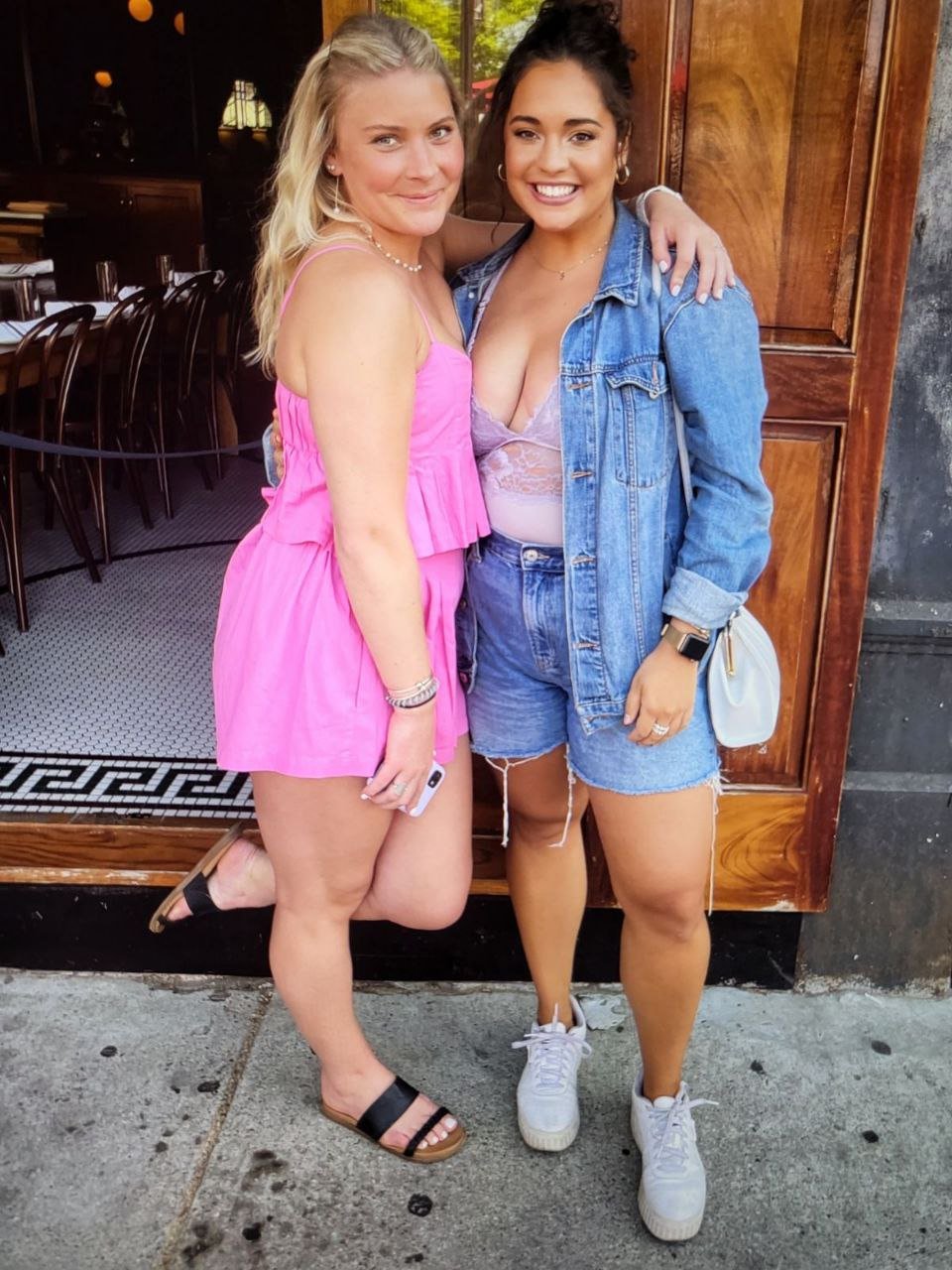 Sissy Tiffany wants to be exposed while her gf Grace doesn't know #ECpECFmU