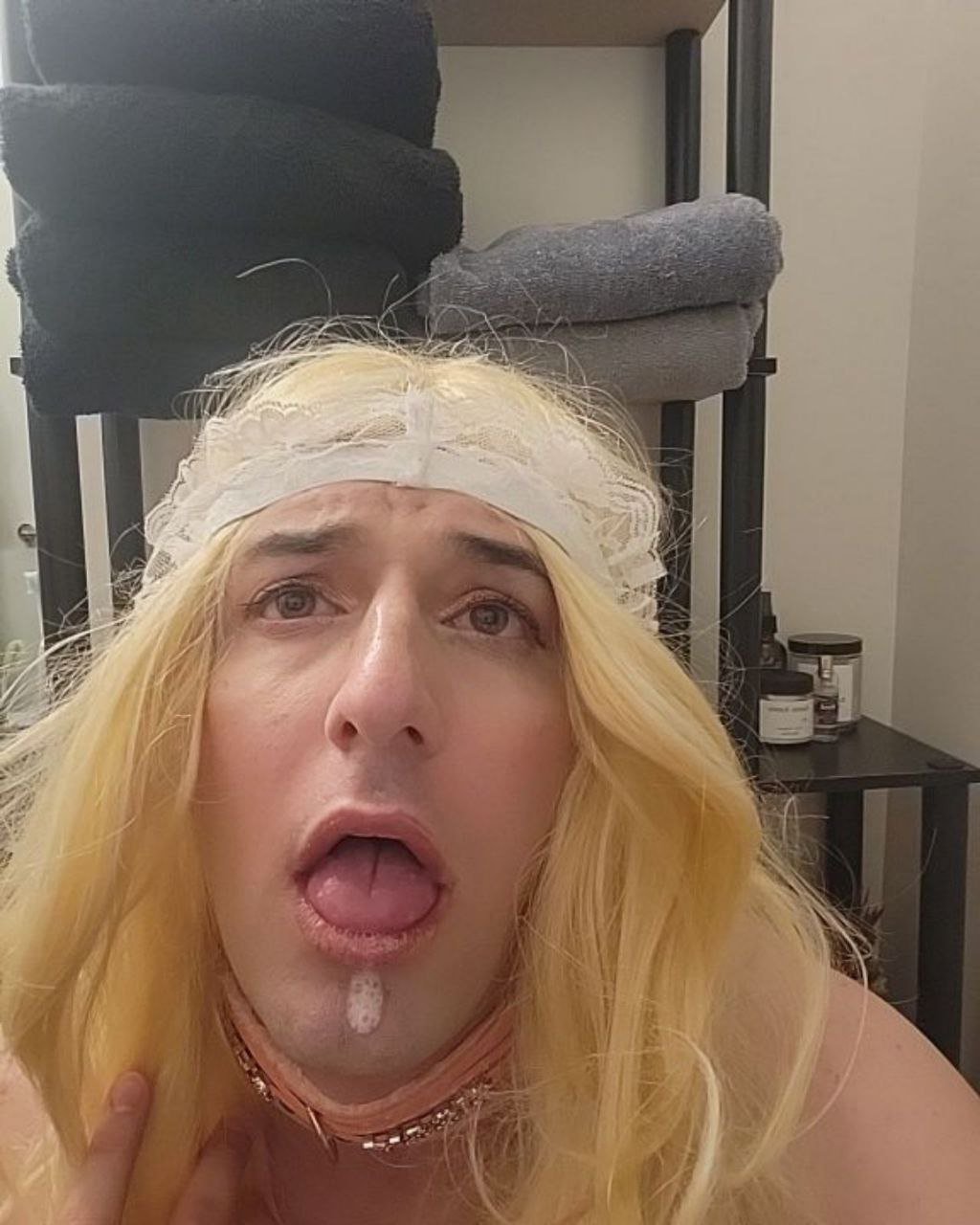 Sissy Tiffany wants to be exposed while her gf Grace doesn't know #Ix3muyyn