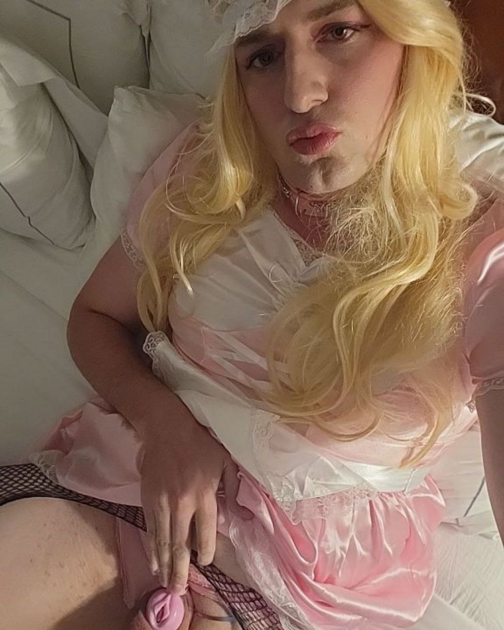 Sissy Tiffany wants to be exposed while her gf Grace doesn't know #afS8gkOx