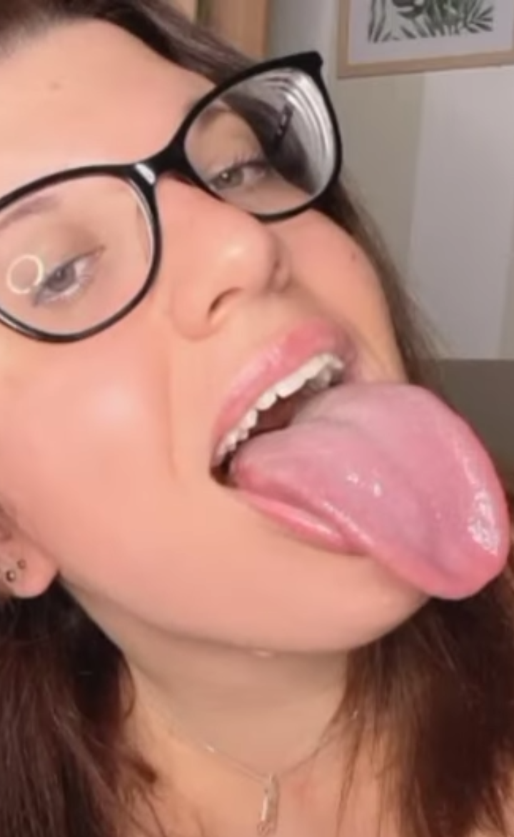 Tongue04 #5hGOqDtB