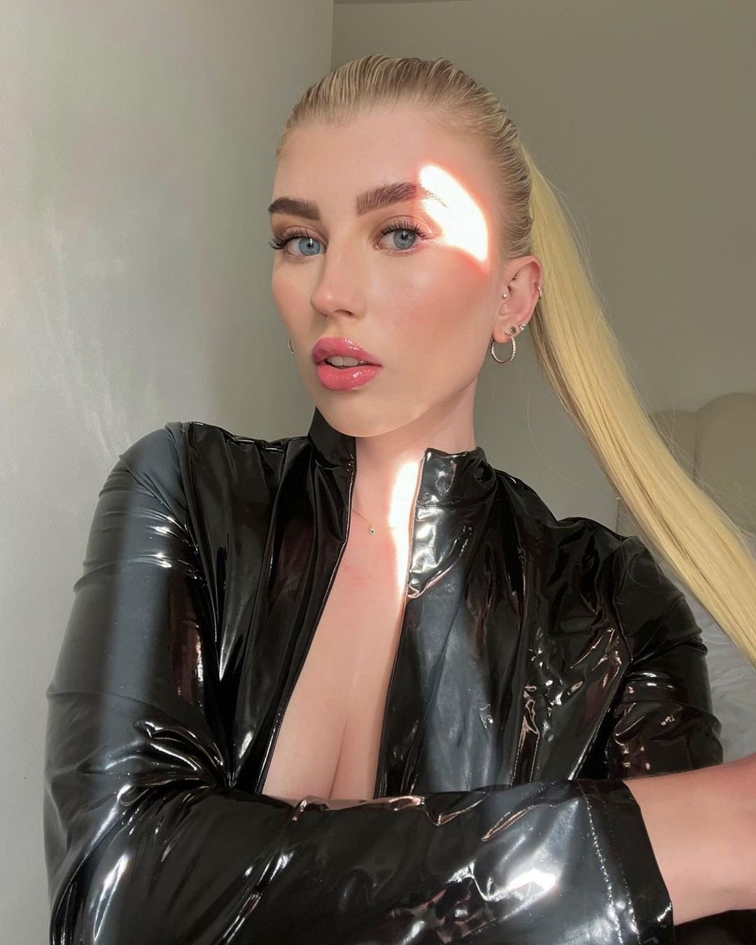 Sexy babe in catsuit #YbcZfzjf