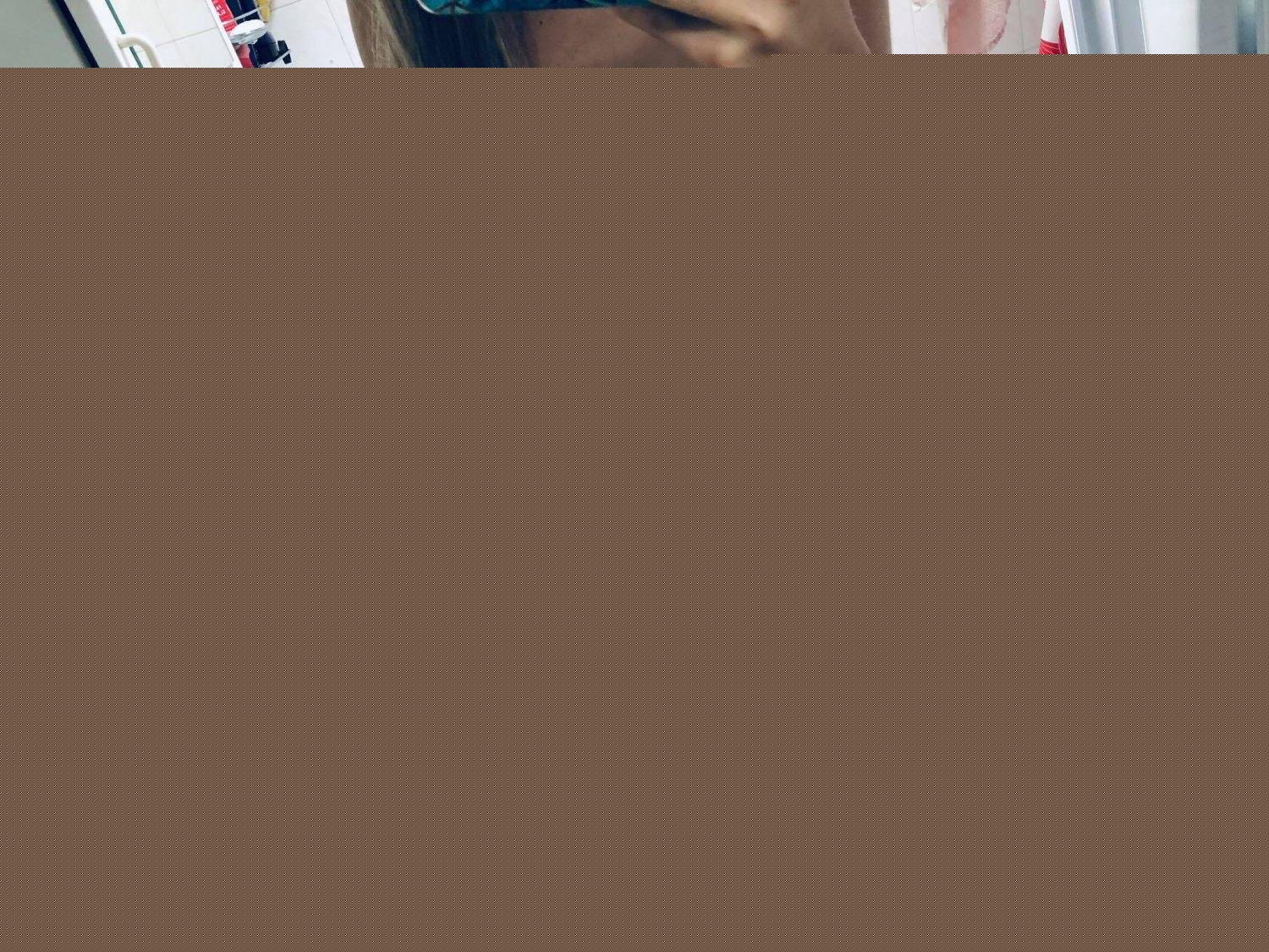 Szonja Exposed #dy2W9RJS