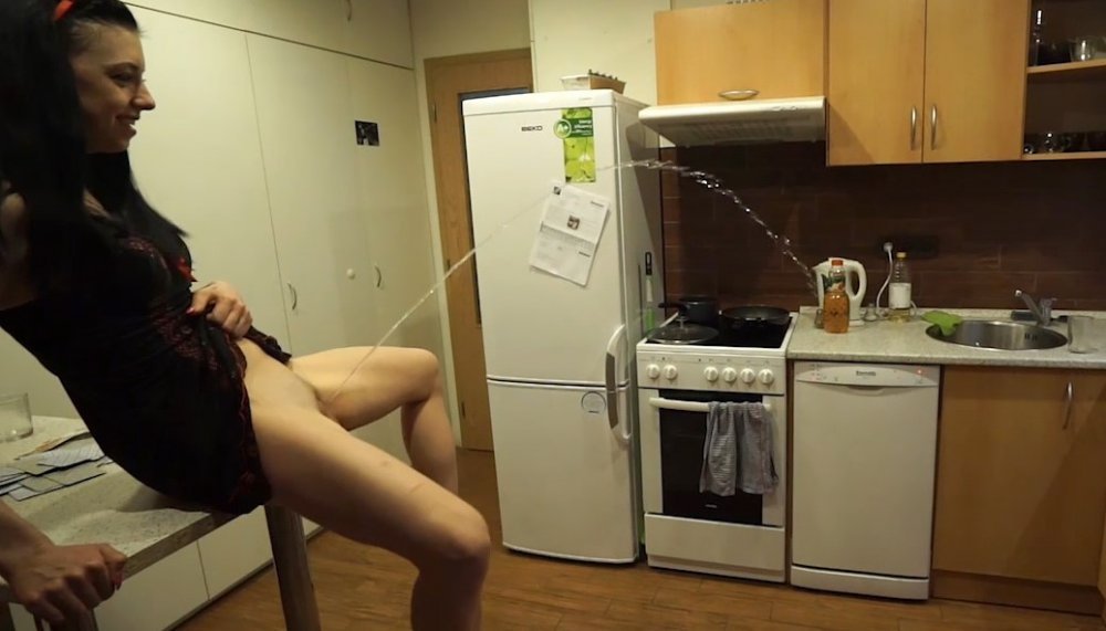 Pissing on the floor 10 #oVNiHvq9