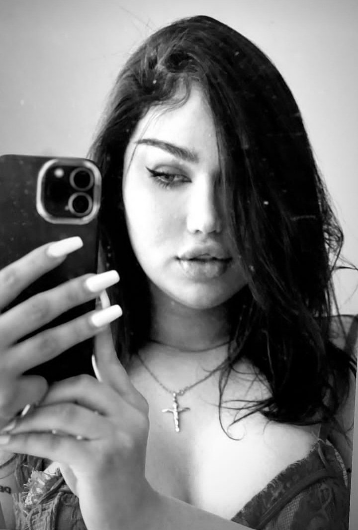 Sexy shemale #IsGLA73p