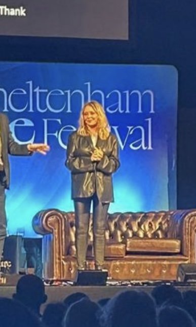 Carol Vorderman #bJIlPobJ
