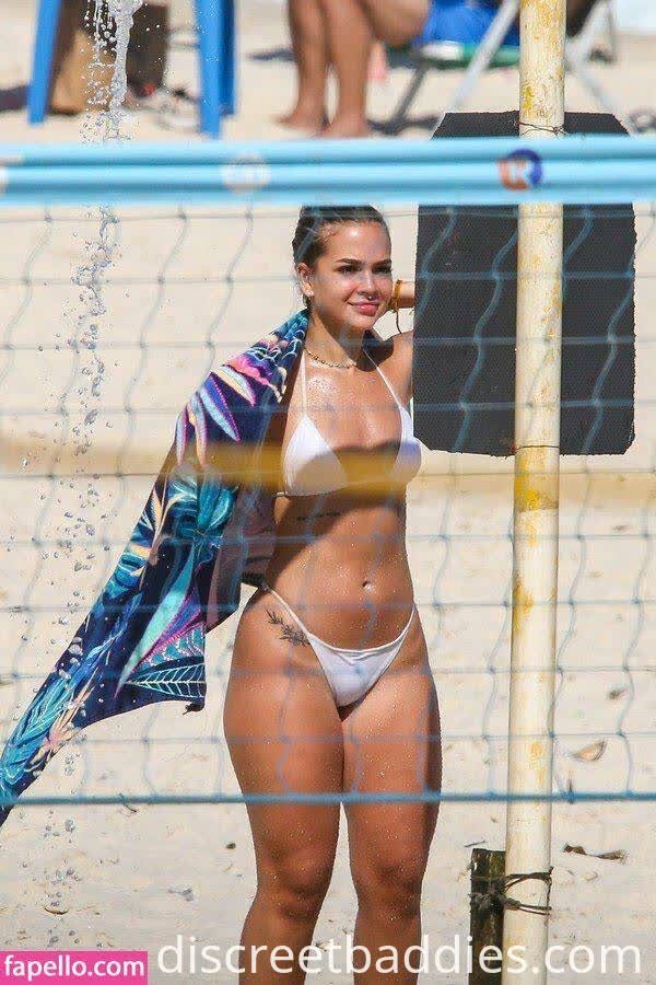 Hey Hey!!  What would you rate her butt on a scale of 1 to 100? #moyMDkg7