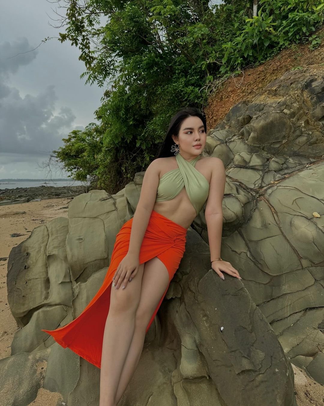 Khin Yadanar Nwe 2 #9HeNw2Nc