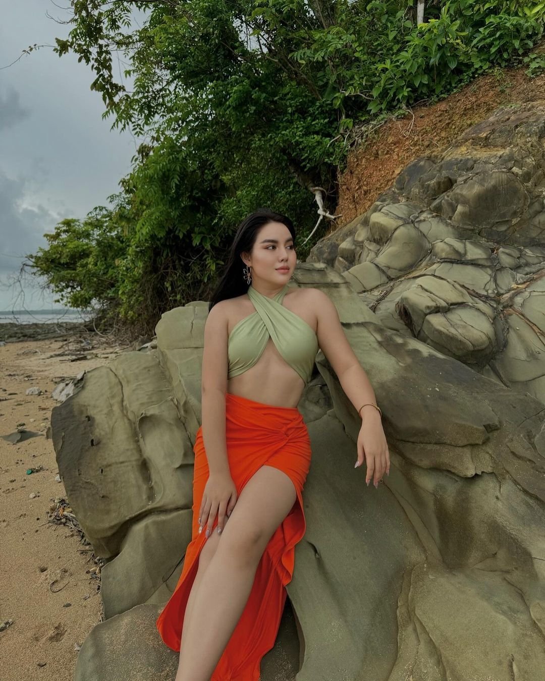 Khin Yadanar Nwe 2 #X9x1dxLP