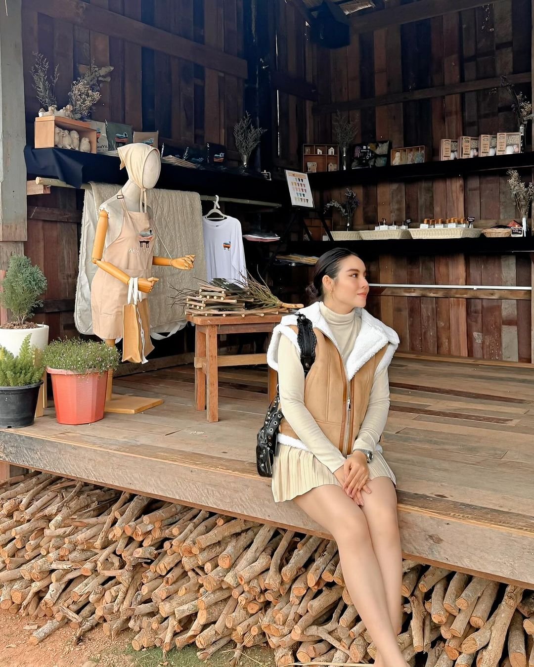 Khin Yadanar Nwe 2 #XKEjxJ5s