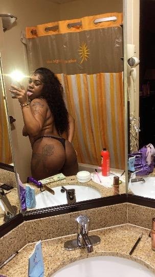 Thot bitch she's for sale #o1B7aAq5