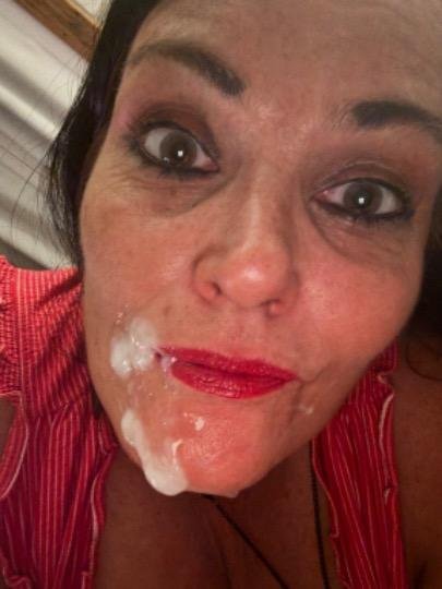 Old whore Heather LOVES FACIALS #dB72HuT3