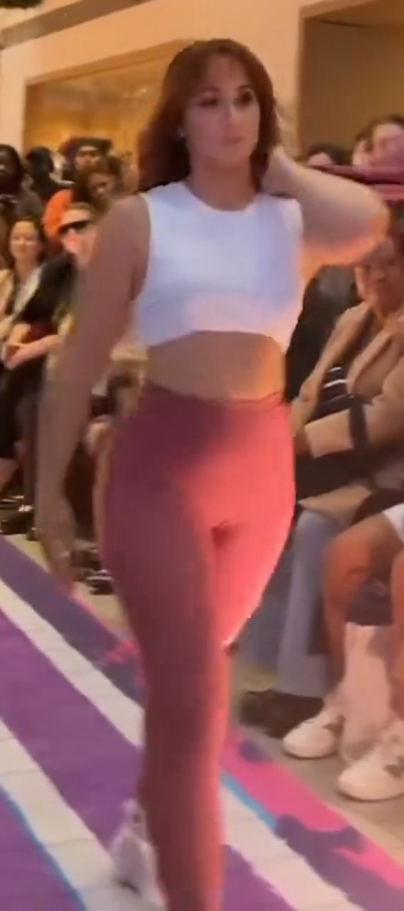 Baddie #EYdG6Kk1