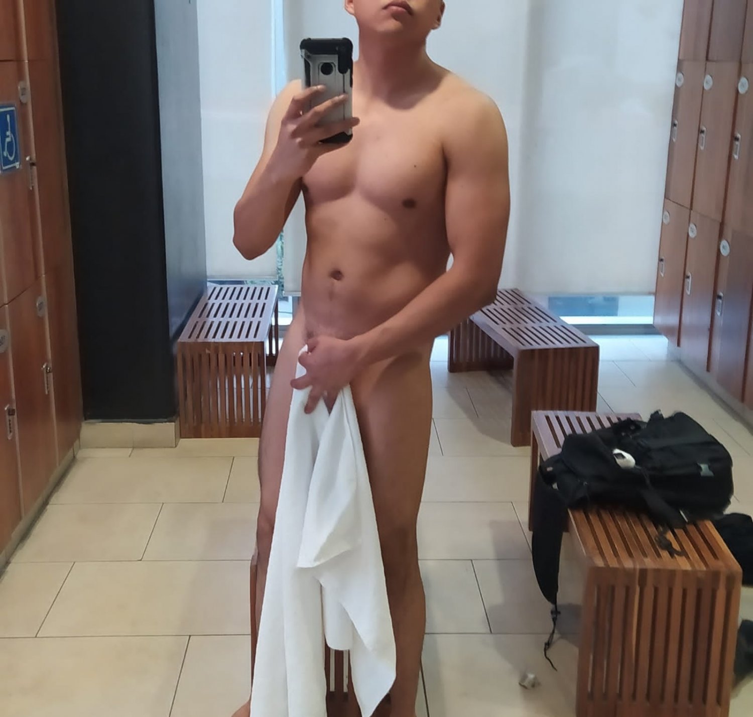 Adan Leon es hetero y le encanta mostrar tu rica verga. +52 735 128 9309 #wYbNWUDJ