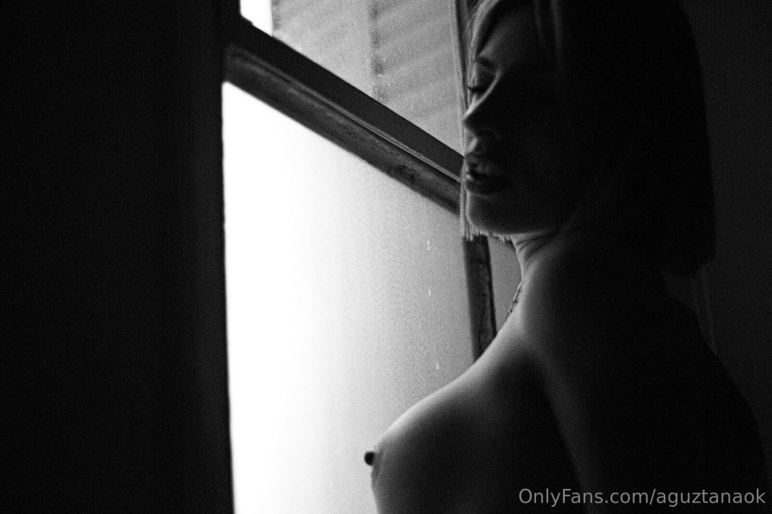 She's got the whole world in her hands... or should we say, on her chest! 🌍🍈∀ƃnz┴ɐuɐ - ∀ƃnzʇɐuɐoʞ #qGq0hHyS
