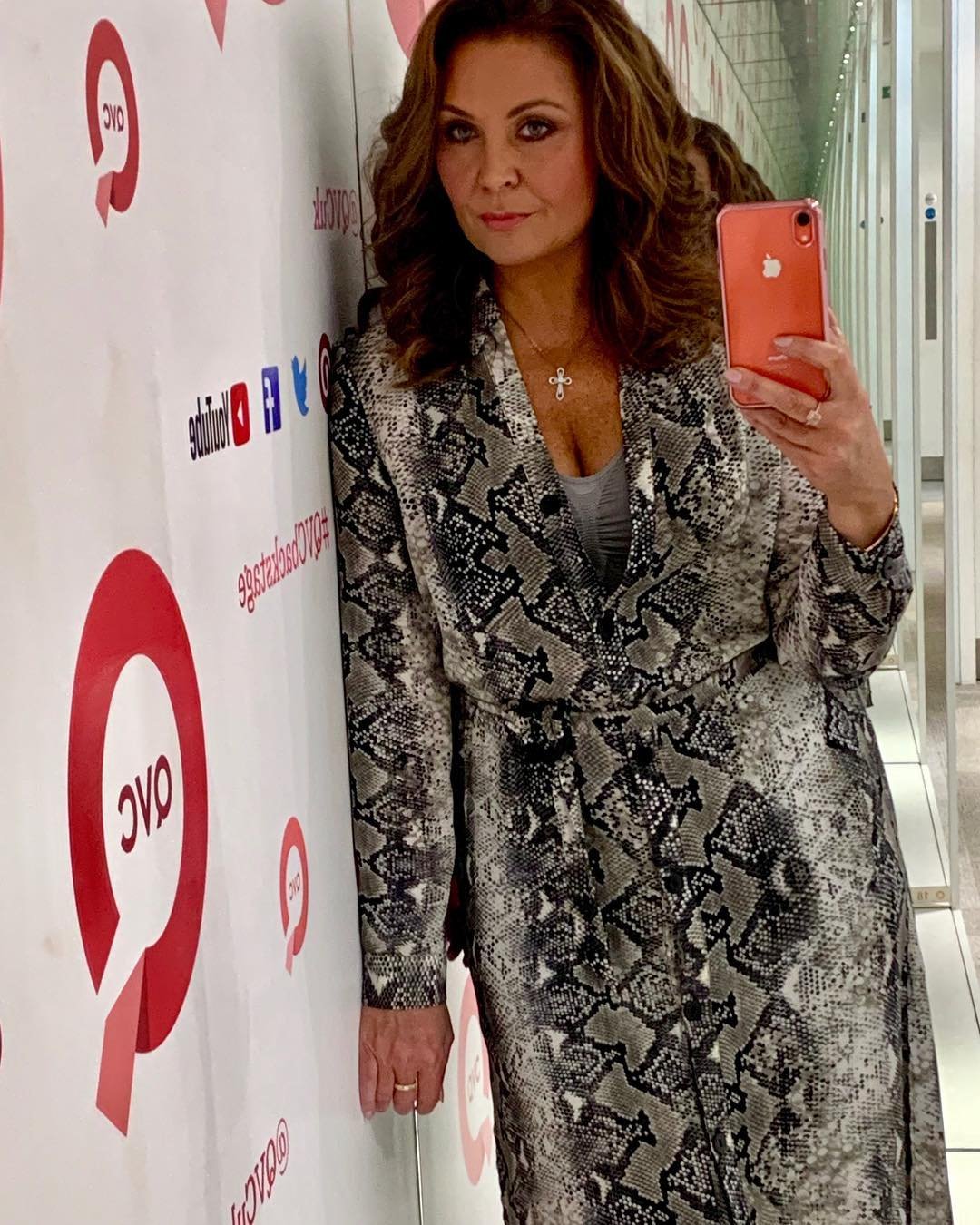 home shopping milf Carla Laszlo #8fXhqZXV
