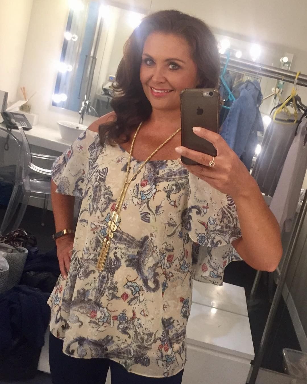 home shopping milf Carla Laszlo #J1paKjwE