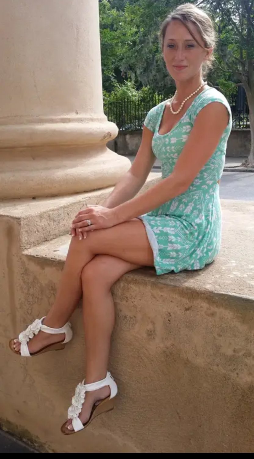 They selling it someone buying it Pt.1 #1DQOZigo