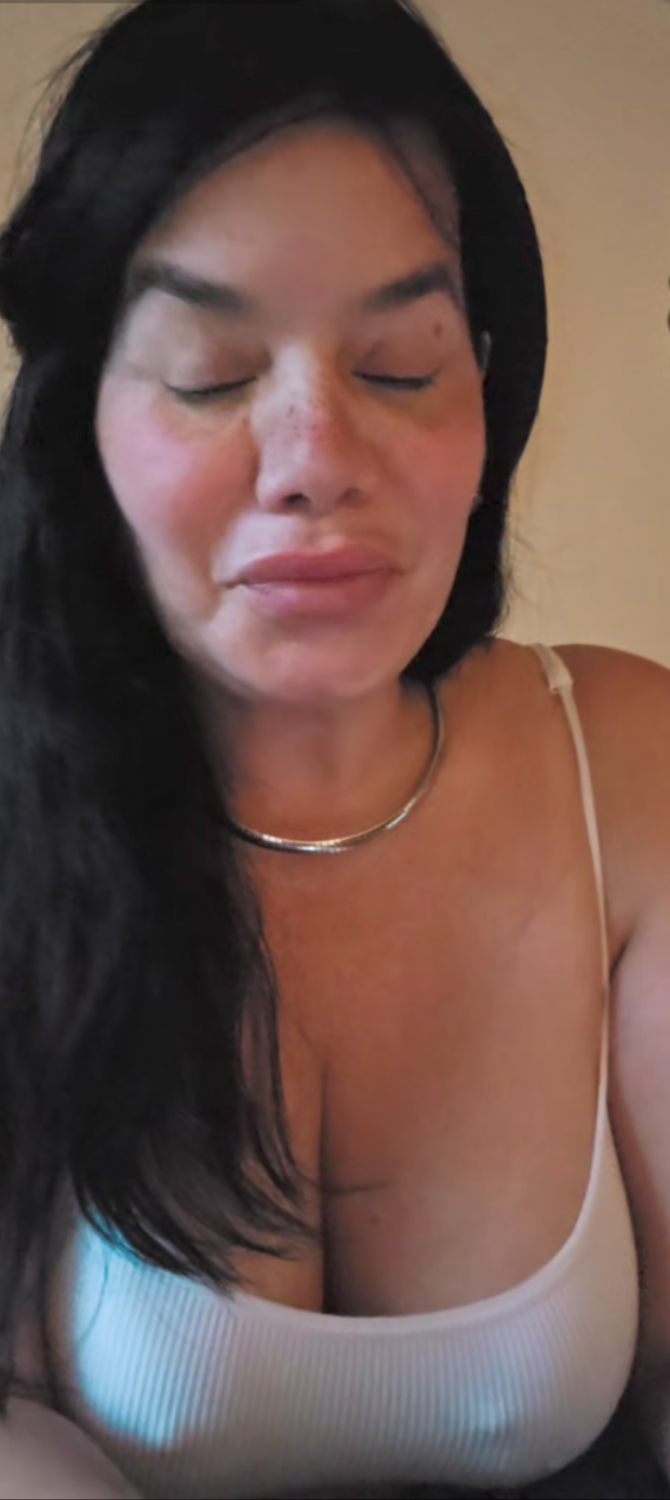 I want to fuck her beautiful boobs #N7Lbacj6