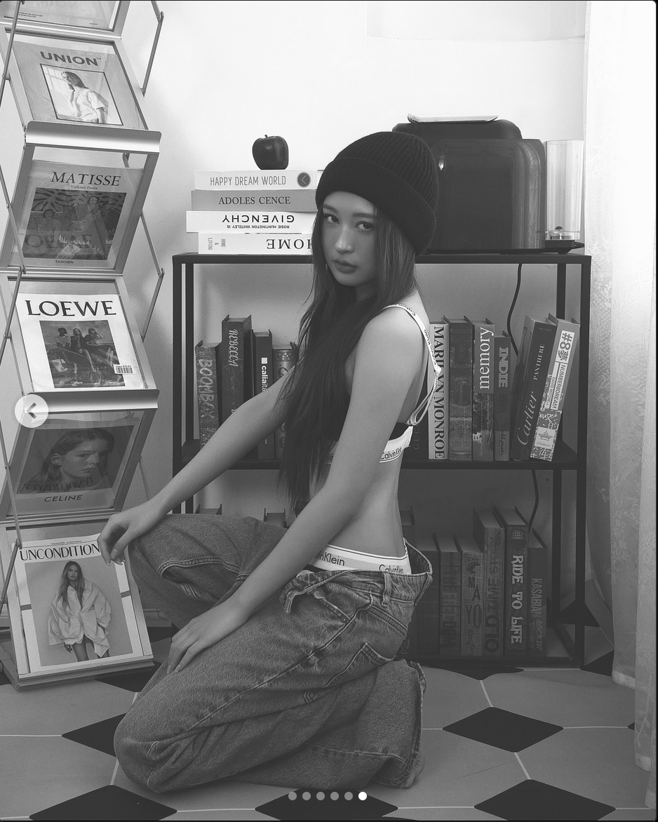 sexy slim and petite chinese model #2dyfvHP3