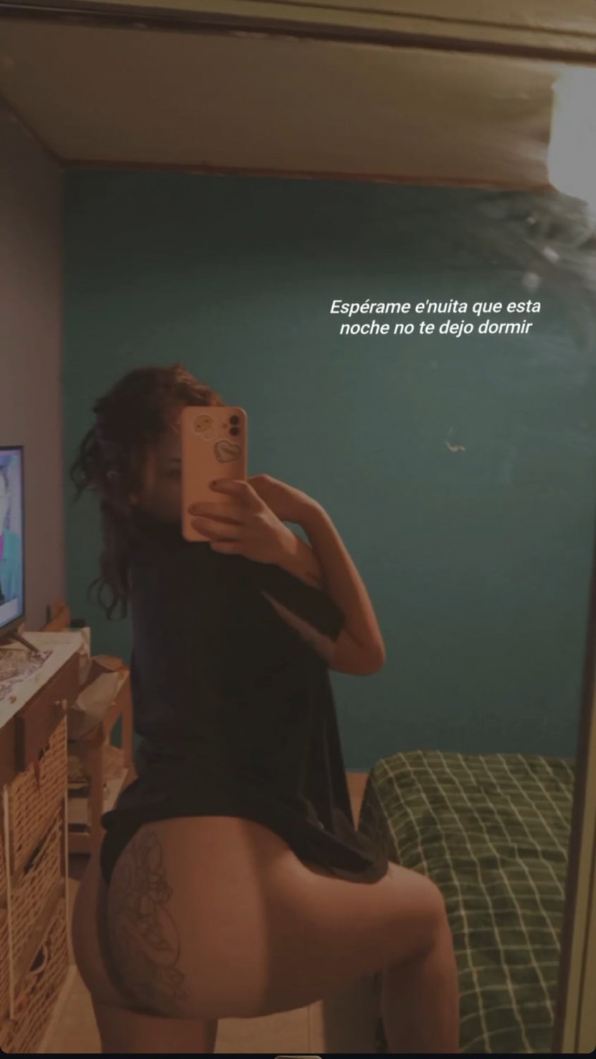 Culona Maay le encanta mostrar #GdgjnlbJ