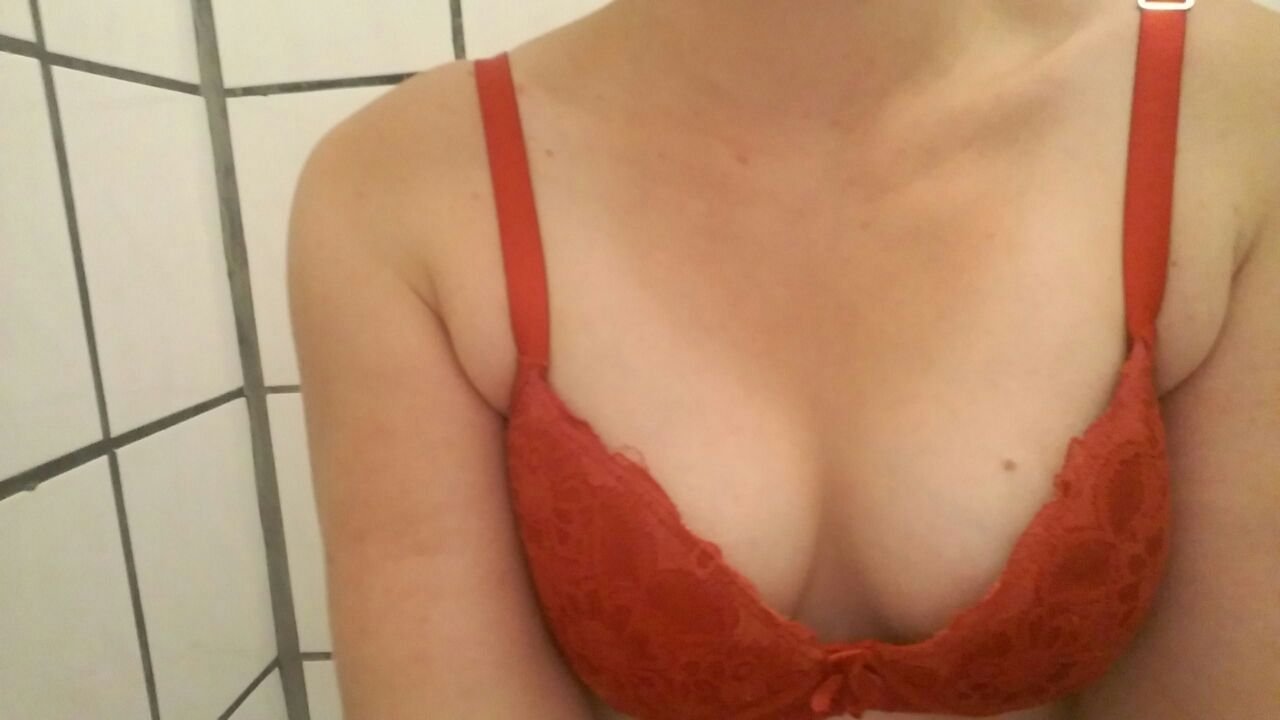 Marido pediu para divulgar essa gostosa #ABkdkb18