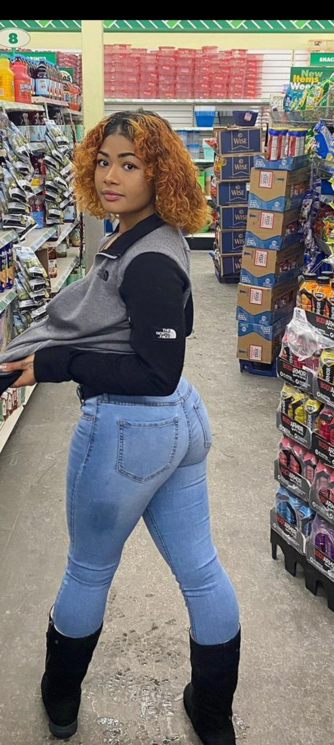 This bitch got an ass on her #8AatRuoo