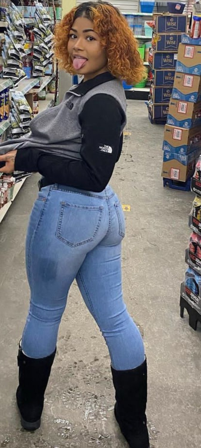 This bitch got an ass on her #xcmZBcw4