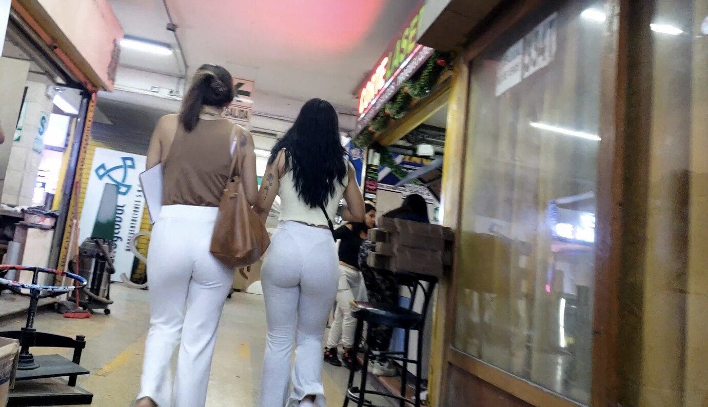 Phat Ass Latina VTL in Flares / ( not OC) #ezrvS2a1