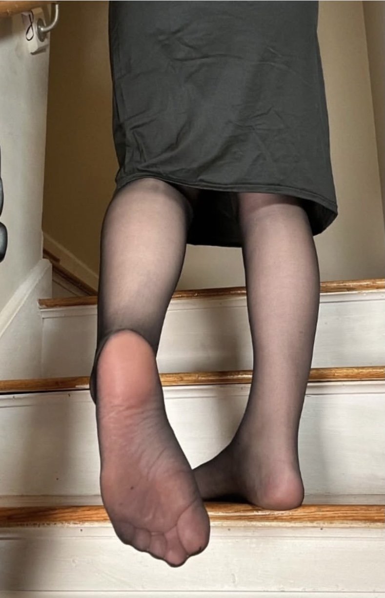 Stinky Nylon Feet 27 #PHHIkW7G