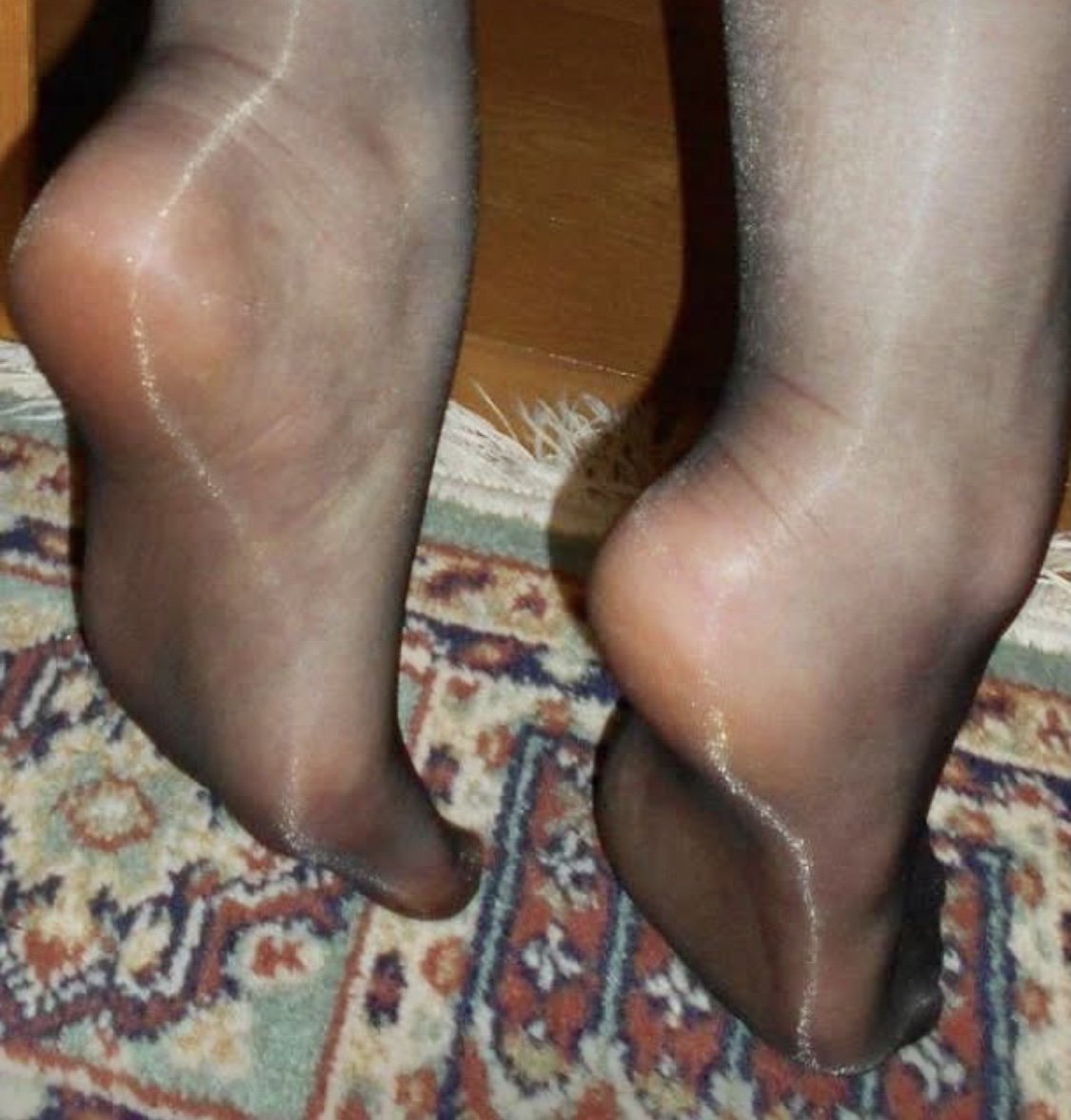 Stinky Nylon Feet 27 #u7tzbM8g