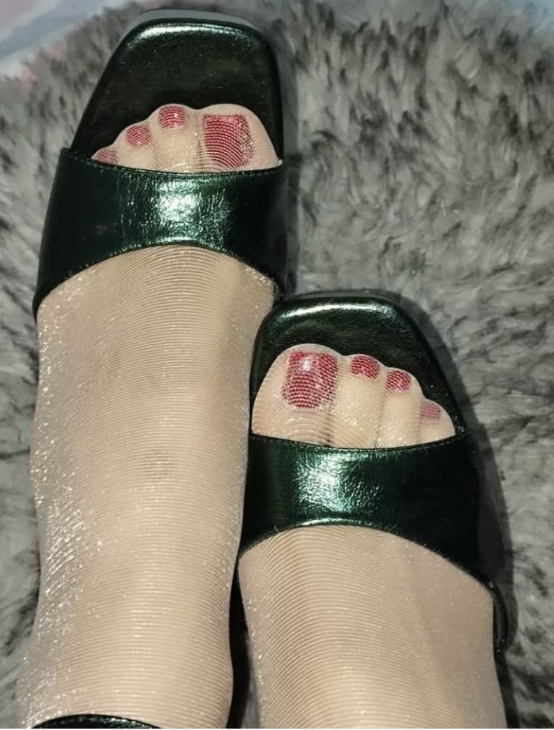 Stinky Nylon Feet 27 #y30pjqwO