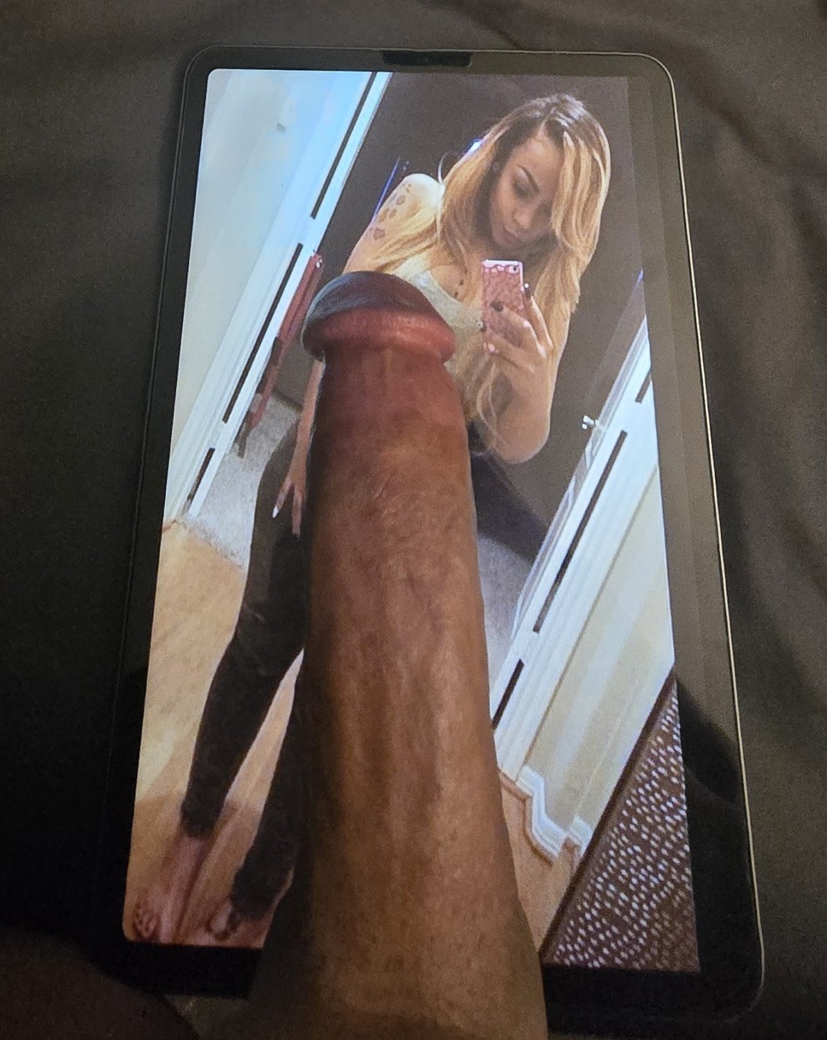 My morning wood became a morning rock for EbonyQueen28 #KBo0KZMy