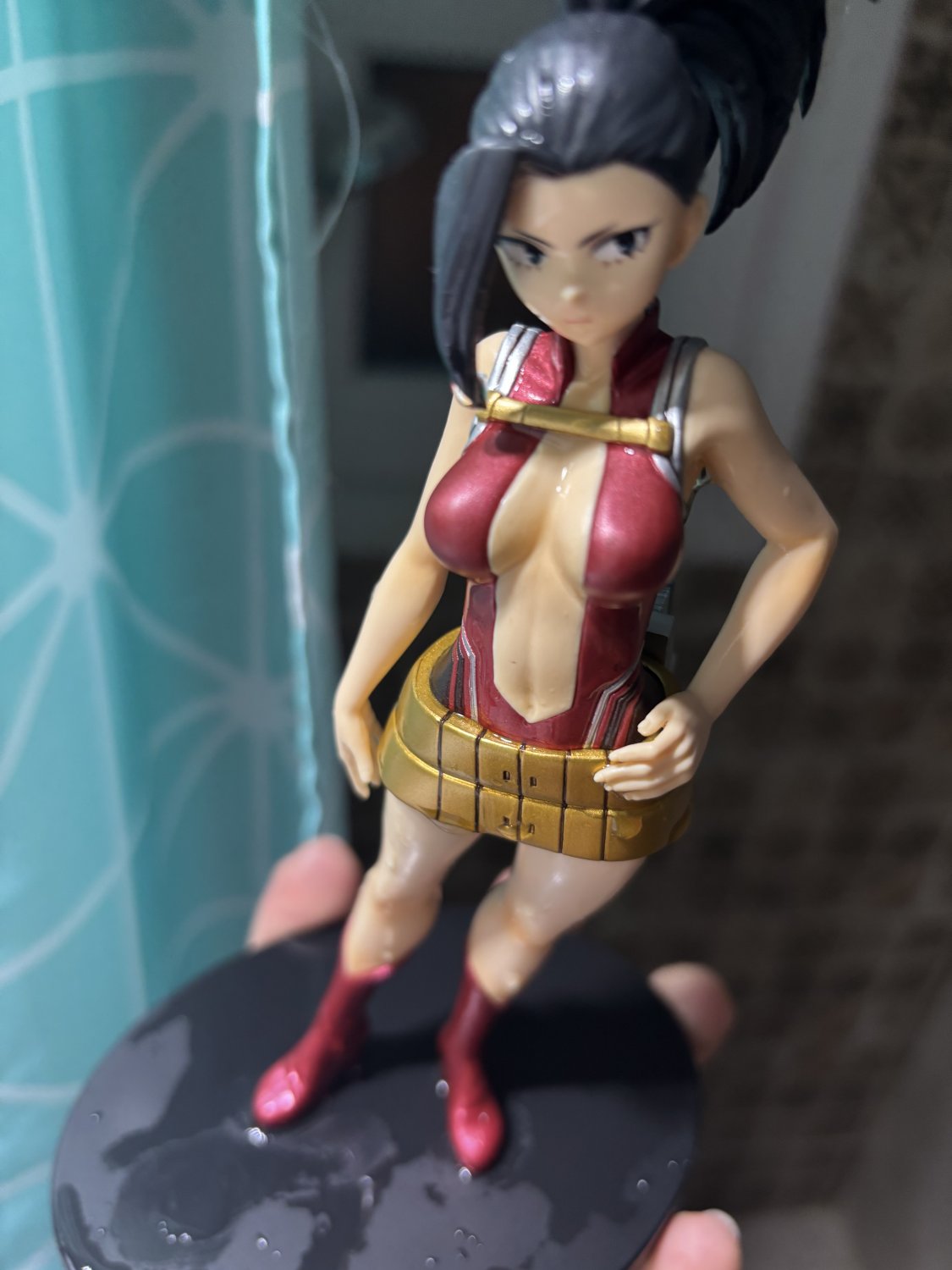 Pissing on Momo Yaoyorozu #BWZ7jAjL