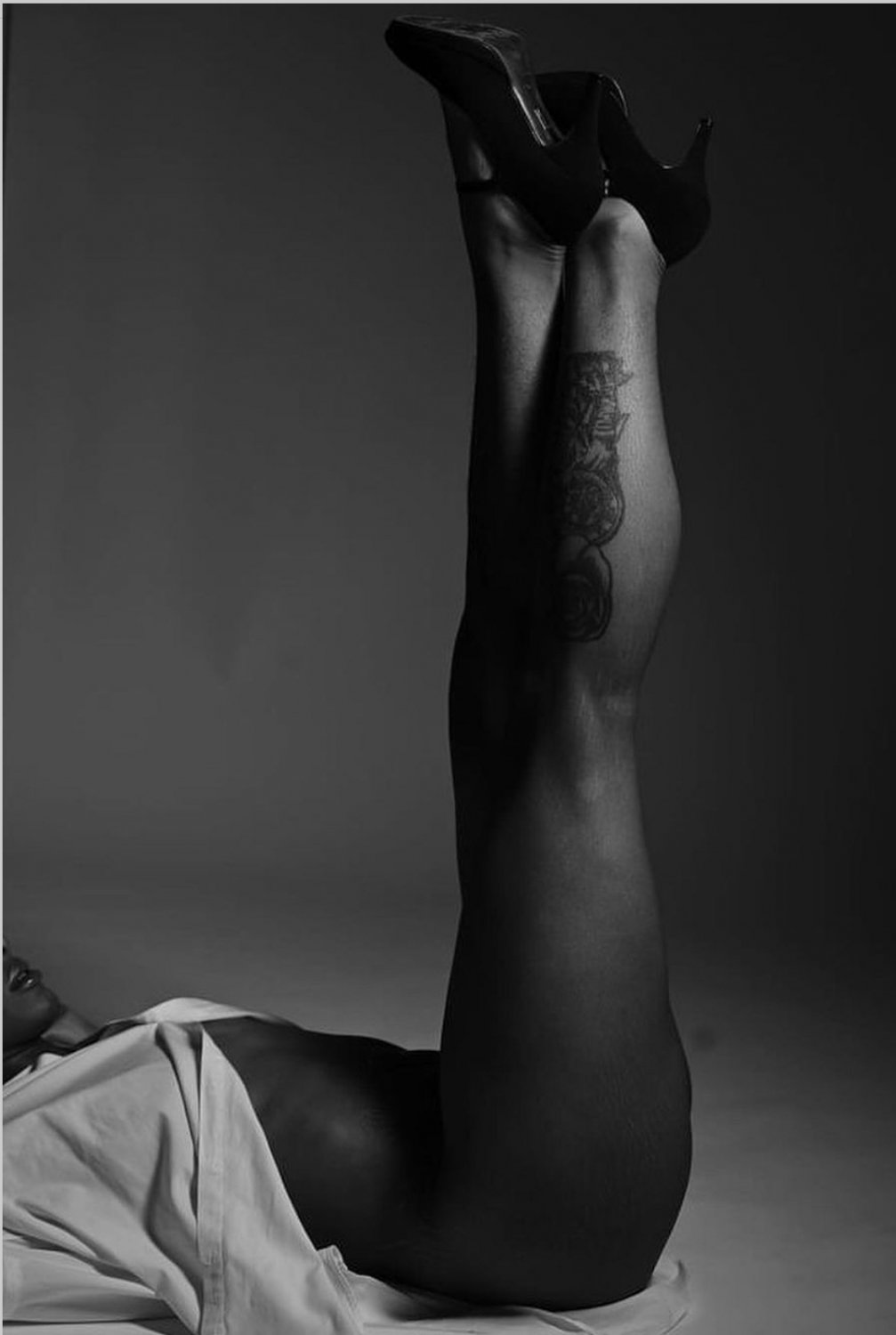 Carmella @carmelladean_ #7GRCKiio