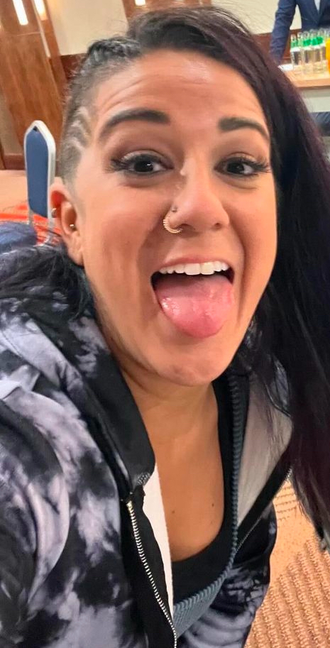 Bayley Tribute 22-31 #JjLaMKEo