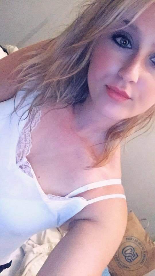 cuck boy on kik Johnny.gaert i expose her sister pictures. he are into girls thats all i know. #BH6bhQRA